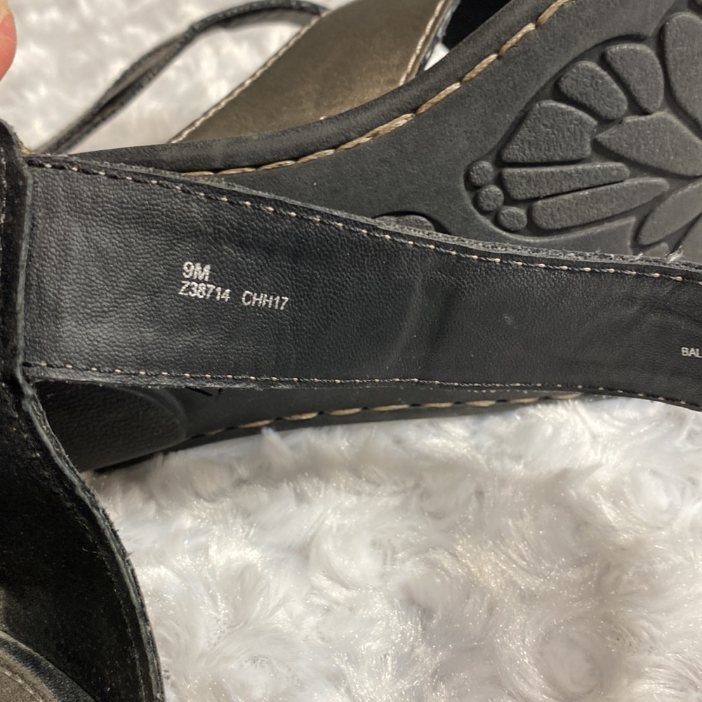 boc Metallic gladiator sandals size 9 wide straps - Picture 6 of 9